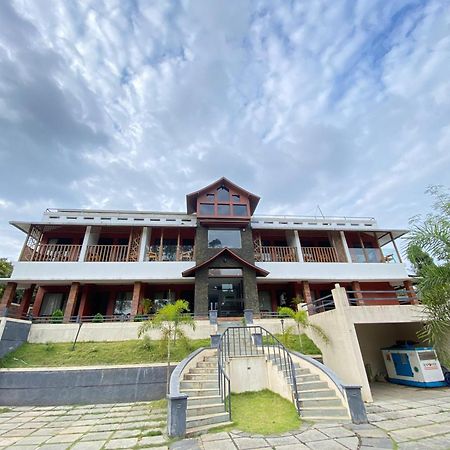 Vaduvanchal The Lavender Resort Waynad מראה חיצוני תמונה