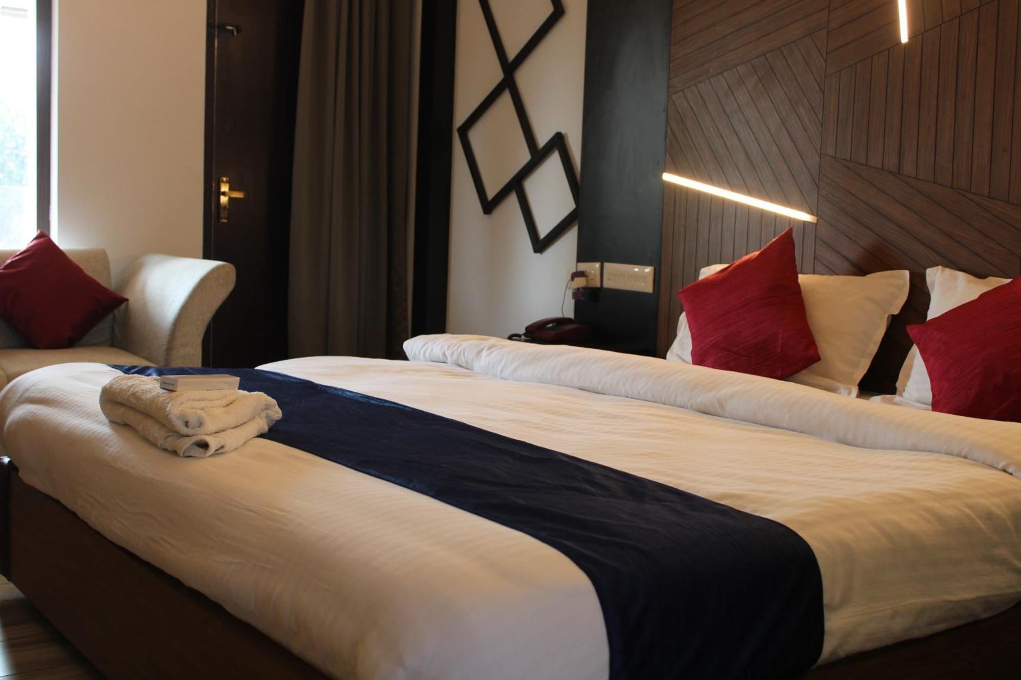 Vaduvanchal The Lavender Resort Waynad מראה חיצוני תמונה
